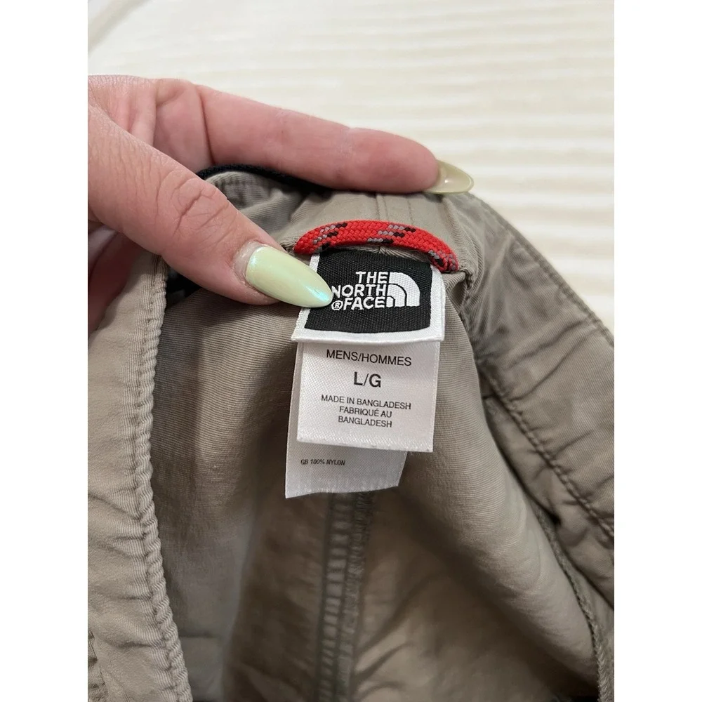 The North Face Cargo Shorts Mens Beige Nylon Hiking Camping Outdoor  Size‎ L